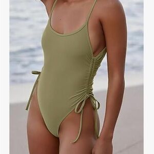 🌴High cheek cut swimsuit